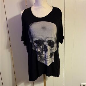Hot topic Black Skull Graphic T-Shirt